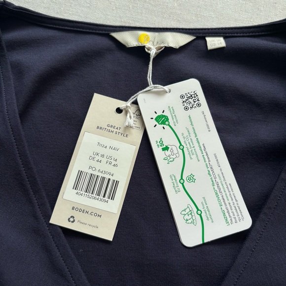 NWT Boden Twist Front Ponte Knit Top, Navy Blue, Long Sleeve, 14 | Classic Chic - Picture 6 of 7